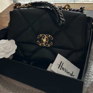 19 Shiny Lambskin Black Handbag <br> <a href="https://sehabags.com/condition/" target="_blank" rel="noopener"><span class="p-condition" style="color:#777;font-size:14px;">Perfect condition</span></a>