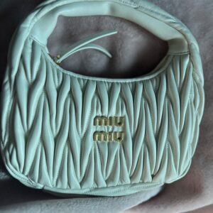 Wander Matelasse Nappa Leather White Hobo 20cm Bag <br> <a href="https://sehabags.com/condition/" target="_blank" rel="noopener"><span class="p-condition" style="color:#777;font-size:14px;">Perfect condition</span></a>