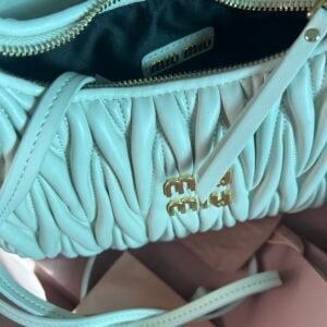 Wander Matelasse Nappa Leather White Hobo 20cm Bag <br> <a href="https://sehabags.com/condition/" target="_blank" rel="noopener"><span class="p-condition" style="color:#777;font-size:14px;">Perfect condition</span></a>